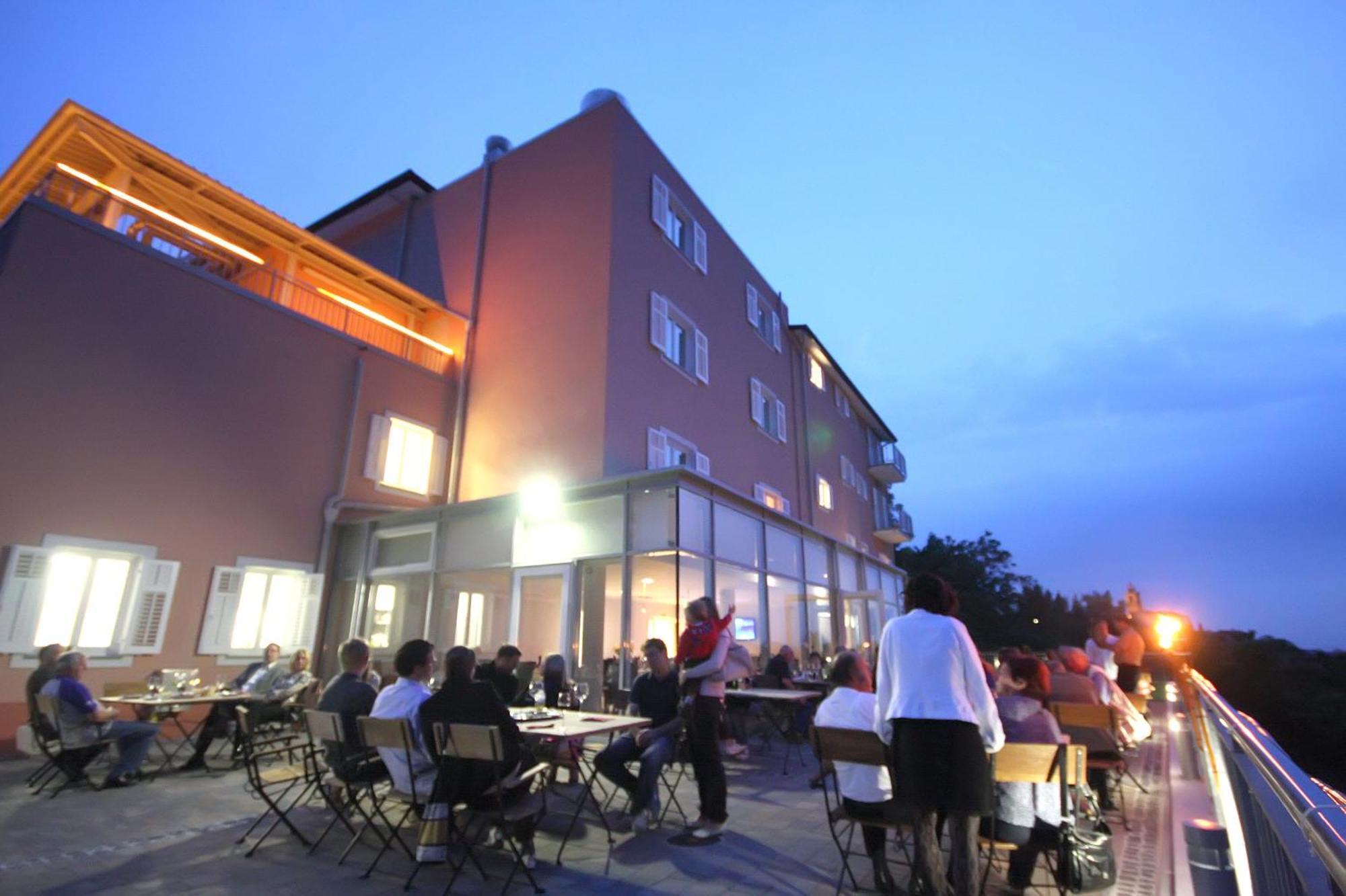 Hotel Kozana 多布罗沃 外观 照片